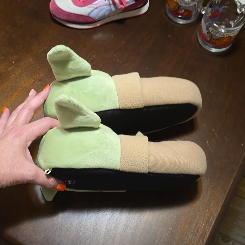 Disney Mandalorian Baby Yoda Star Wars Toddler Kids Slippers Size 4-5 ‎ Grogu